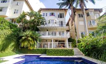 Imagem: Luxuosa casa em condomínio à venda em