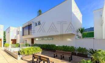 Imagem: Luxuosa casa em condomínio à venda em