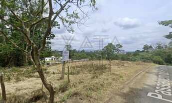 Imagem: Terreno à venda em Embu das Artes-SP, bairro