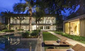 Imagem 3: Luxuoso apartamento à venda na Vila Olímpia: Andar alto, living com pé direito duplo, com