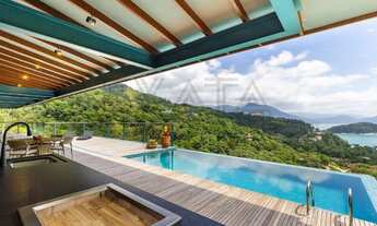 Imagem 4: Casa de Luxo com pé na areia à Venda em Condomínio em Ubatuba-SP: 4 Quartos, 4 Suítes, 6 S