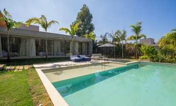 Imagem 2: Residência de Luxo em Condomínio Fechado à venda Casa com 5 Quartos, 5 Suítes, 6 Salas - I