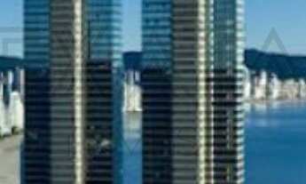 Imagem 2: Apartamento de Luxo à Venda em Balneário Camboriú-SC, andar alto, novo, pronto para morar