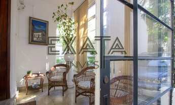 Imagem 6: Casa Alto Padrão à venda no Jardim Paulista, Sobrado localizado em rua calma e arborizada