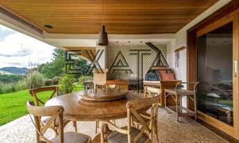 Imagem 6: Casa Alto Padrão à venda no Jardim das Pérolas, Campos do Jordão, com amplo living para v