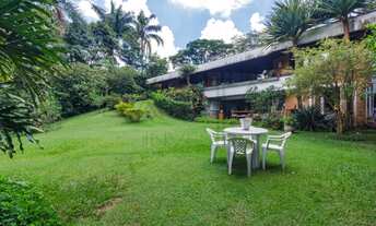 Imagem 1: Casa de luxo em condomínio Rua Fechada no Jardim Morumbi, São Paulo-SP: 4 quartos, 4 suíte