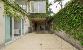 Imagem 5: Luxuosa Casa disponível para venda com 5 suítes no Jardim Guedala, São Paulo-SP, com eleva