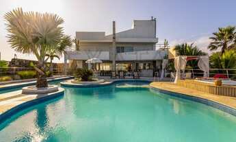 Imagem: Casa de Luxo à Venda no Guarujá-SP vista