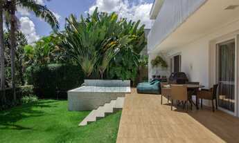 Imagem 2: Imperdível! Casa à venda no bairro Cidade Jardim em São Paulo-SP, com 3 quartos, 3 suítes