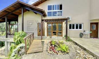 Imagem 6: Imponente casa em condomínio à venda em Embu das Artes - Condomínio Parque das Artes: 4 qu