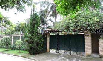 Imagem 3: Casa à venda na Fazendinha, pé direito alto, amplas varandas, repleta de armários, paisagi