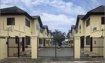 Imagem: Casa em Village com 2 Suítes, 82m² por