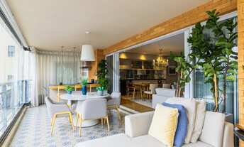 Imagem: Com 273 m² de pura sofisticação, este