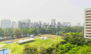 Imagem 7: Venha se surpreender com essa incrível residência de luxo! Com 3 suítes espaçosas, sendo