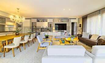 Imagem 4: Com 273 m² de pura sofisticação, este imóvel conta com 4 quartos e 5 banheiros, sendo 4 su