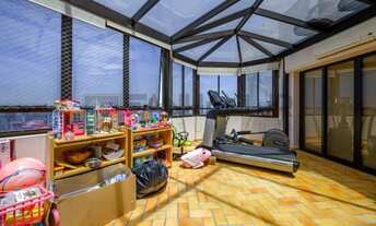 Imagem 5: Cobertura Duplex de tirar o fôlego com vista 360º para os Jardins, oferecendo uma combinaç