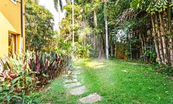 Imagem 7: Casa de Luxo no Jardim Europa: 5 Quartos, 3 Suítes, 4 Salas, 10 Vagas de Garagem, 600m²