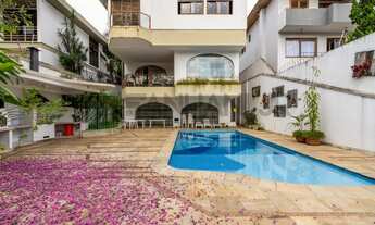 Imagem 1: VENDO CASA CIDADE JARDIM - Próximo à Praça Alfredo Volpi. A casa possui 04 suítes sendo