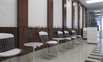 Imagem 2: Casa comercial para locação em São Paulo-SP, bairro Jardim América: 10 salas, 6 banheiros