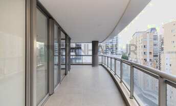 Imagem 4: Com três dormitórios, todos eles suítes, e um incrível espaço para até três carros em sua