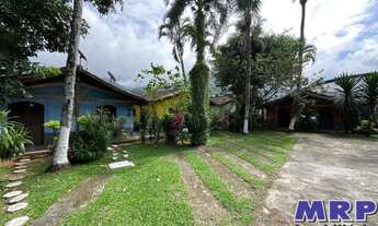 Imagem: Casa a venda em Ubatuba, dentro de condomínio