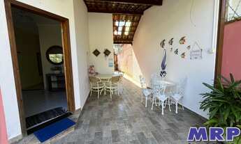 Imagem 4: Casa a venda em Ubatuba, com 2 dormitórios + edícula, a 270 metros da Praia da Maranduba