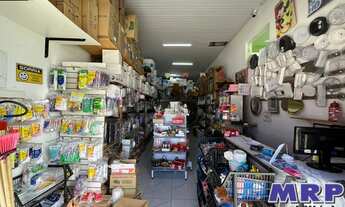 Imagem 3: Prédio comercial à venda em Ubatuba. Praia da Maranduba. De frente para a praia