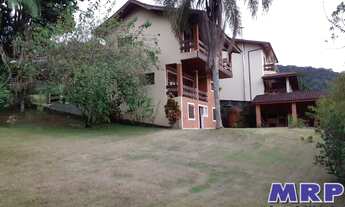 Imagem: Praia da Lagoinha em Ubatuba. Casa em condomínio