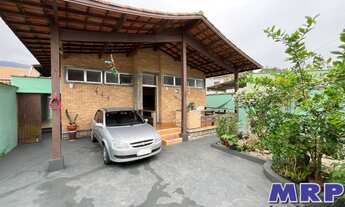 Imagem 2: Casa em Ubatuba, localizada a 200 metros da Praia do Sapê, com escritura !