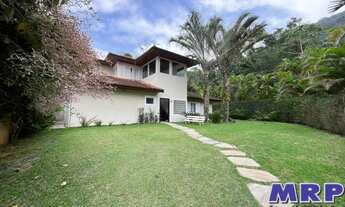 Imagem: Casa em condomínio em Ubatuba. 5 suítes