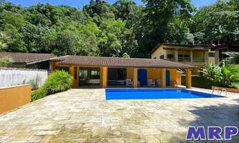 Imagem 3: Praia da Lagoinha em Ubatuba. Casa á venda, 6 dormitórios. Com piscina