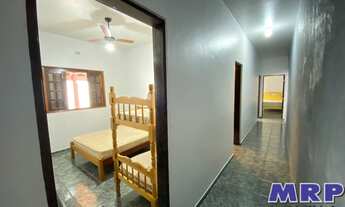 Imagem 4: Casa a venda em Ubatuba, com 3 dormitórios em bairro residencial a 3,5 km da Praia de Mara