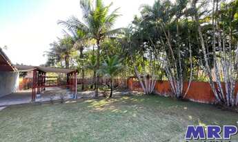 Imagem 3: Casa á venda na Praia da Lagoinha, em Ubatuba. 3 dormitórios. Com edícula