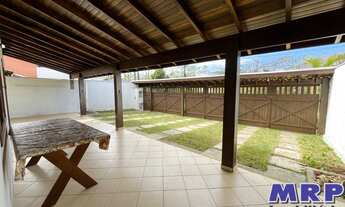 Imagem 5: Casa à venda em Ubatuba, Praia da Lagoinha, com 3 suítes, a poucos passos da praia