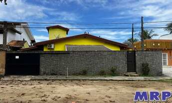 Imagem 3: Casa pé na areia em Ubatuba de 6 dormitórios com varanda de vista panorâmica para o mar na