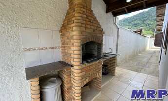 Imagem 3: Casa à venda em Ubatuba, Praia da Lagoinha, com 3 suítes, a poucos passos da praia