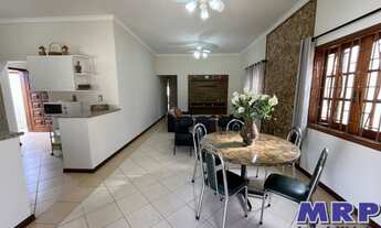 Imagem 7: Casa à venda em Ubatuba, Praia da Lagoinha, com 3 suítes, a poucos passos da praia