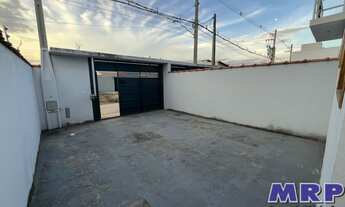 Imagem 3: Imóvel novo a venda em Caraguatatuba com 2 suítes, localizado em rua pavimentada no bairro