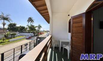 Imagem 6: Apartamento a venda em Ubatuba à 100 metros da Praia de Maranduba, condomínio com piscina