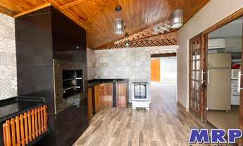 Imagem 3: Casa com 3 dormitórios à venda na Praia da Maranduba. Com piscina. Aceita financiamento