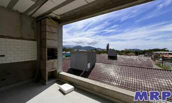 Imagem 2: Apartamento à venda na Praia da Maranduba. Uma suíte. Varanda gourmet. Em obras