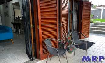 Imagem 4: Casa em Ubatuba com 5 dormitórios sendo 3 suítes, mezanino, piscina e lounge externo à ape