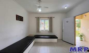 Imagem 3: Apartamento à venda em Ubatuba. Praia da Maranduba. Condomínio com piscina. Aceita financi