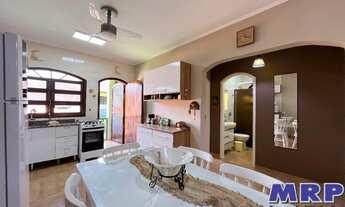 Imagem 6: Apartamento à venda na Praia da Maranduba em Ubatuba. Condomínio com piscina. 2 quartos