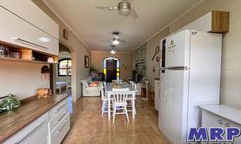 Imagem 5: Apartamento à venda na Praia da Maranduba em Ubatuba. Condomínio com piscina. 2 quartos