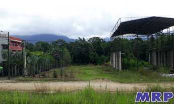 Imagem 2: Lote comercial, de frente para a rodovia na Praia da Maranduba