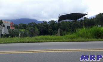 Imagem 3: Lote comercial, de frente para a rodovia na Praia da Maranduba