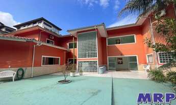 Imagem: Imóvel com 15 suítes á venda na Praia