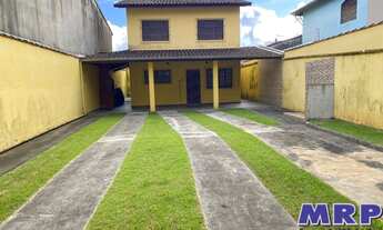 Imagem 2: Casa a venda em Ubatuba a 850 metros da praia do sapê, com 4 dormitórios e quintal !