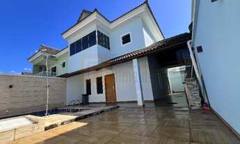 Imagem: Excelente Casa Triplex à Venda em Vargem